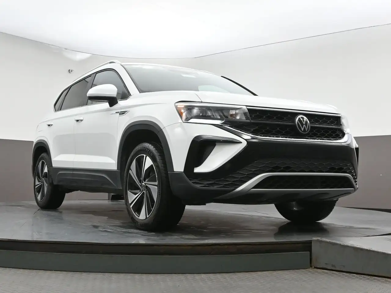 Volkswagen Taos снимка Volkswagen Taos