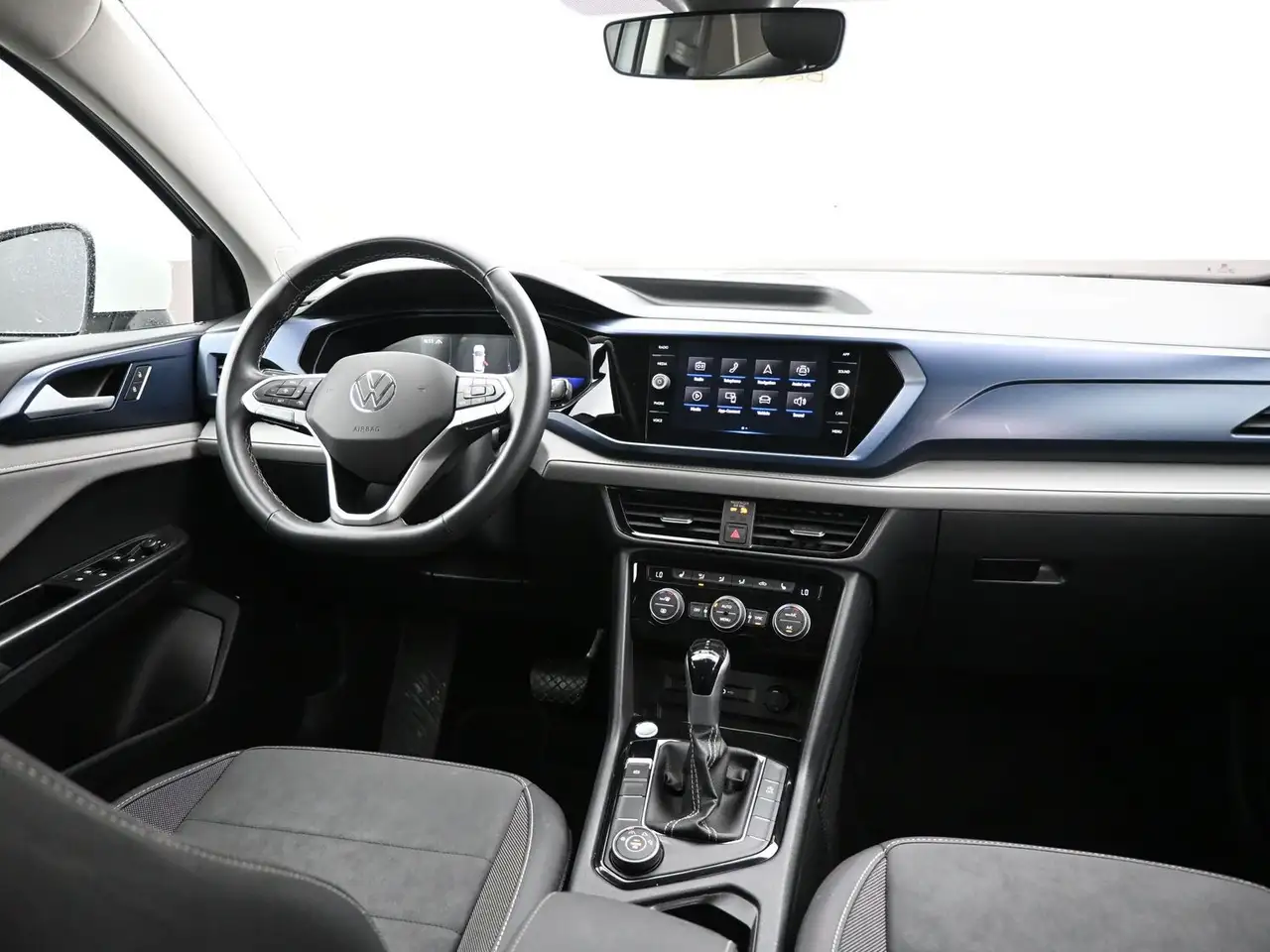 Volkswagen Taos снимка Volkswagen Taos