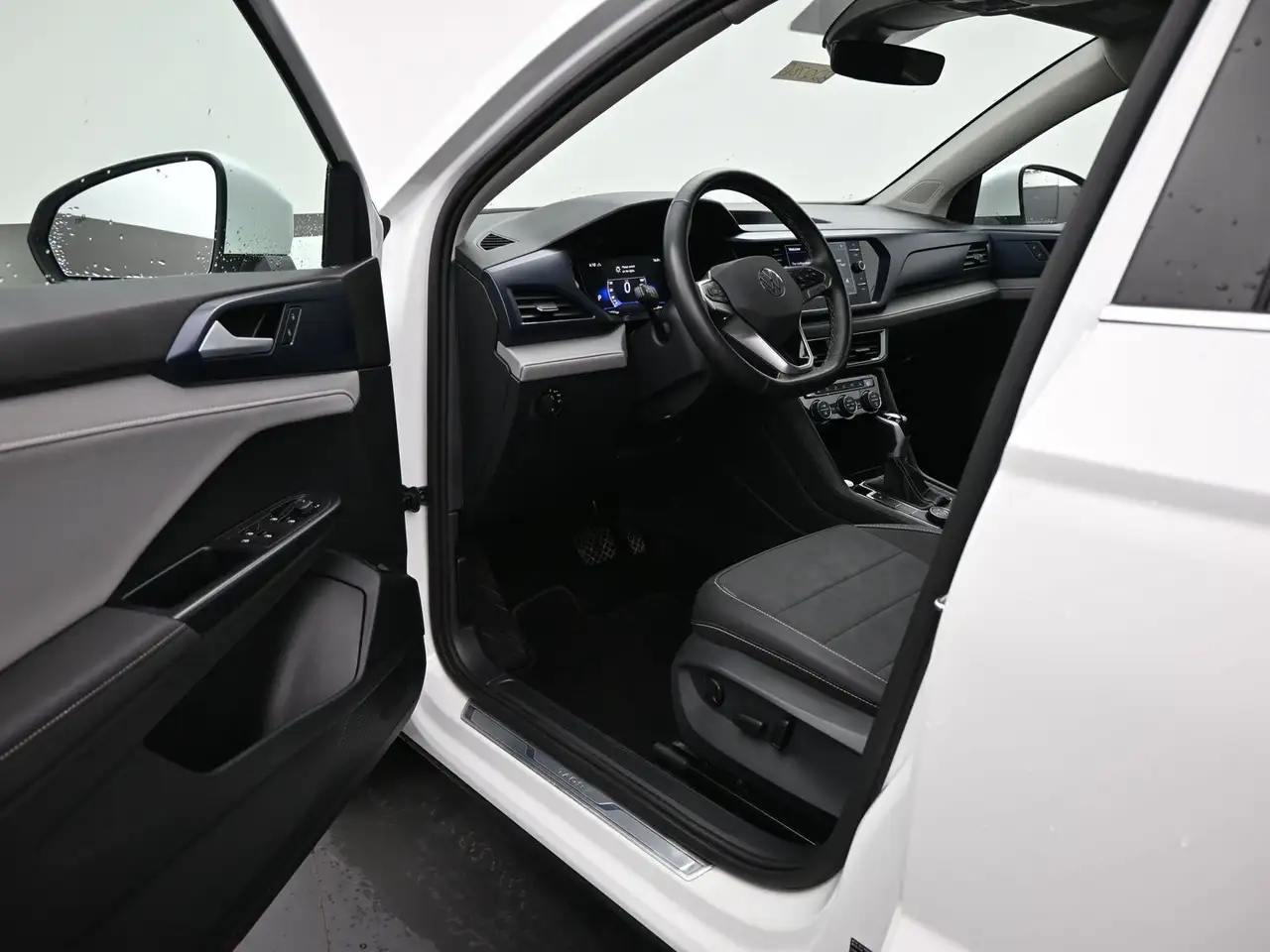 Volkswagen Taos снимка Volkswagen Taos