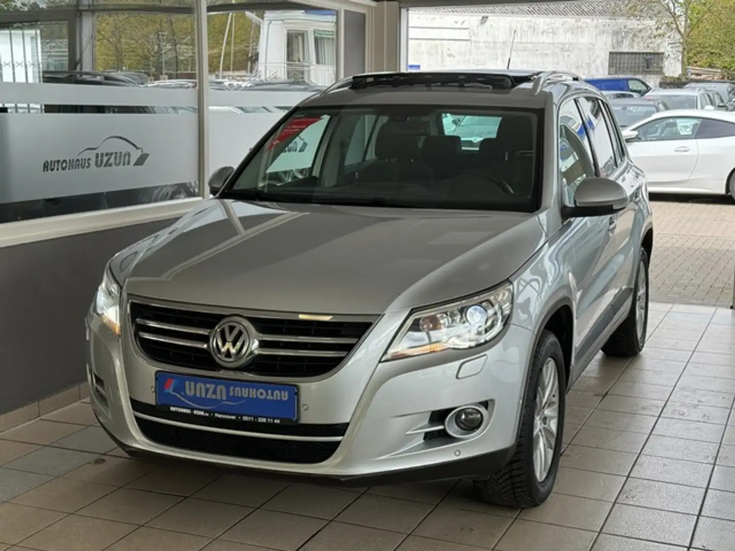 Volkswagen Tiguan 2.0 TDI 4MOTION Sport&Sty Auto AHK Kamera Silber - 1