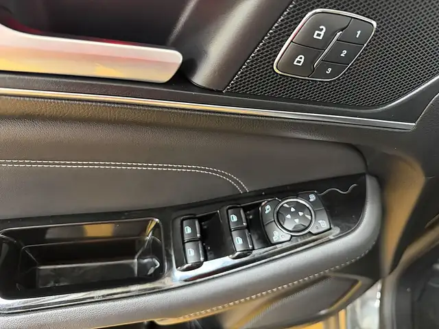 Ford Galaxy view 15