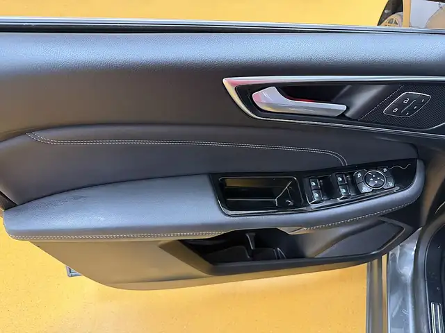 Ford Galaxy view 14