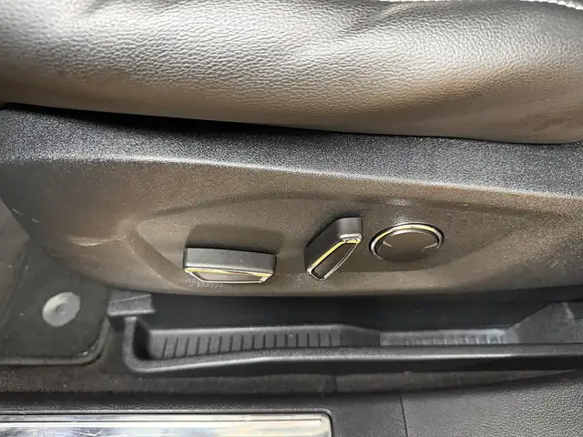 Ford Galaxy view 13