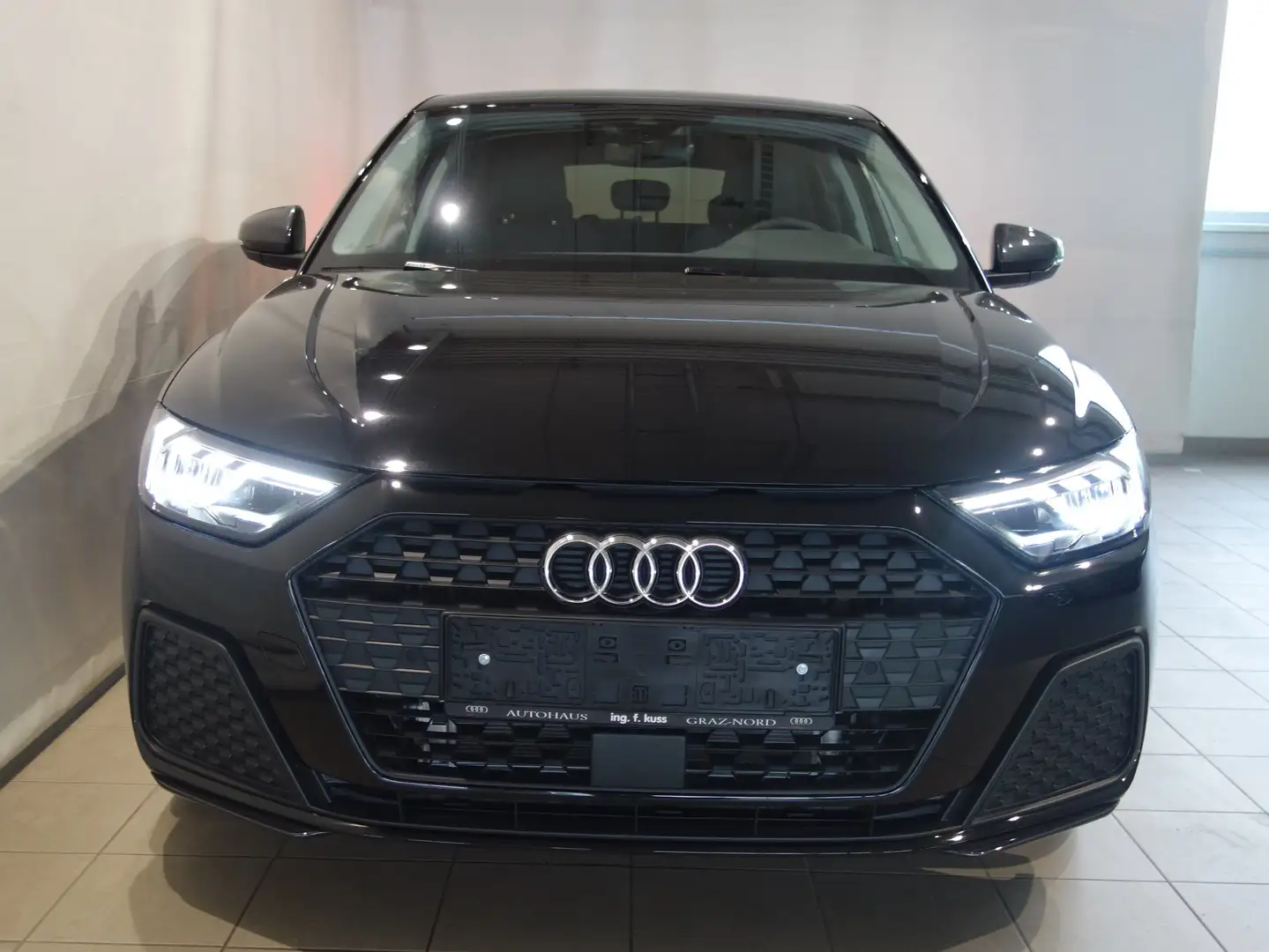 Audi A1 25 TFSI intense Schwarz - 2