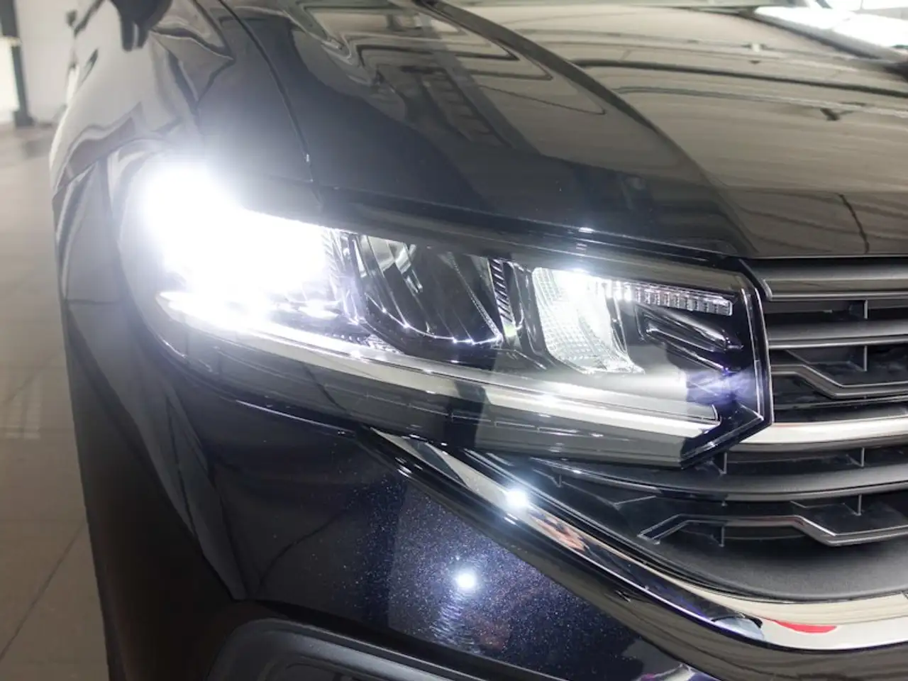 Volkswagen T-Cross 1.0 TSI DSG Life 17