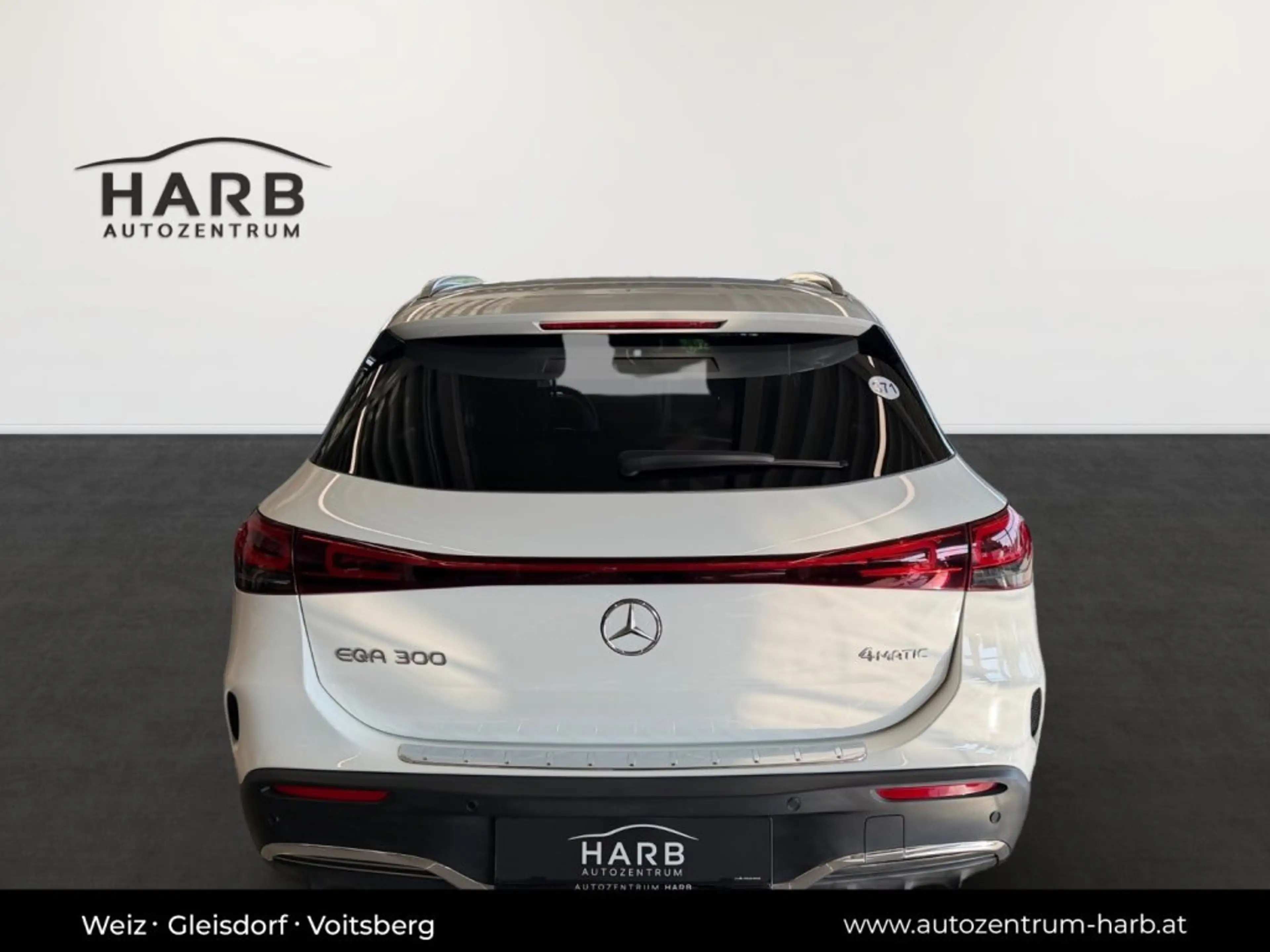 Mercedes-Benz EQA 300 4matic — photo 8