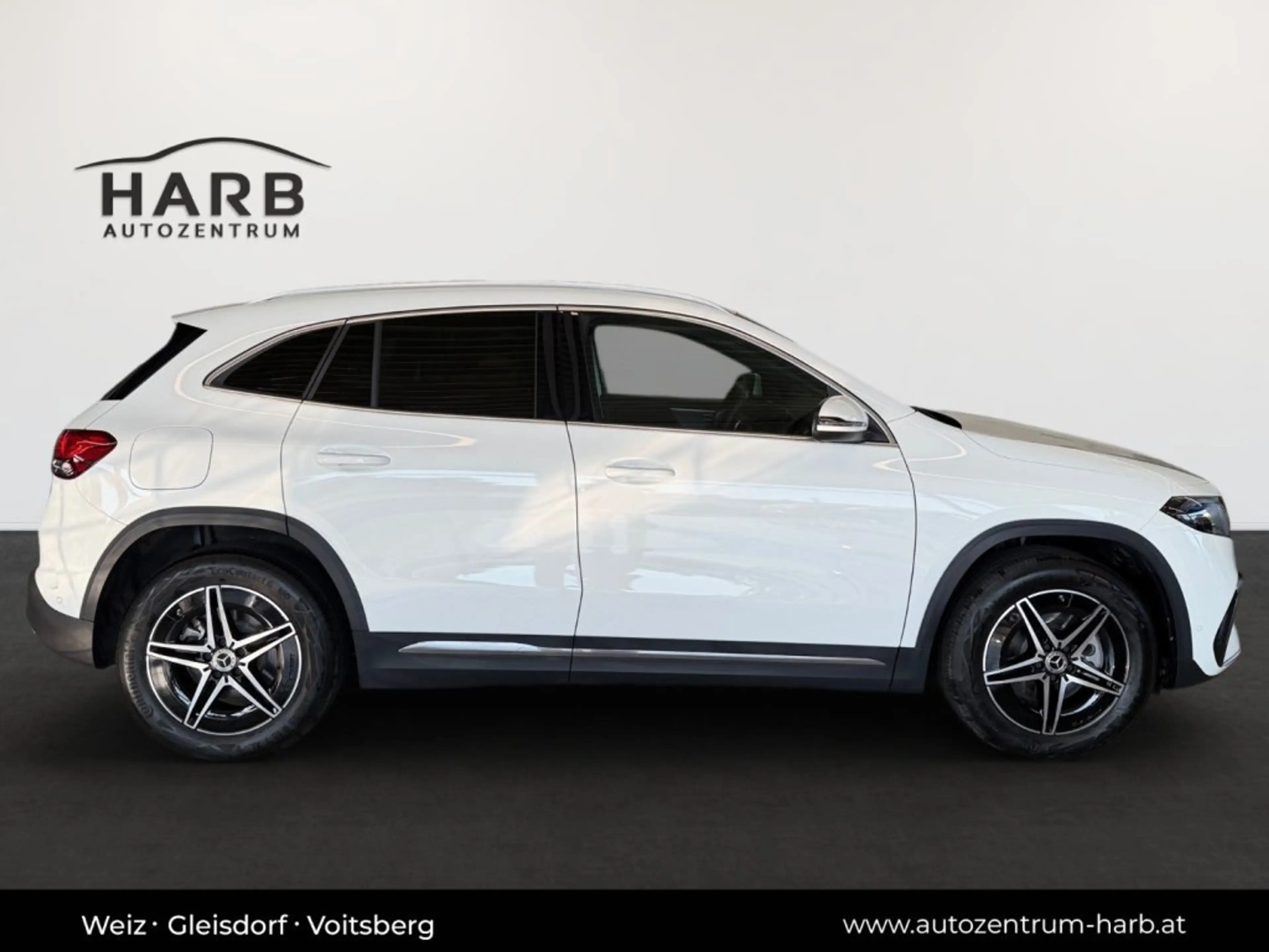 Mercedes-Benz EQA 300 4matic — photo 10