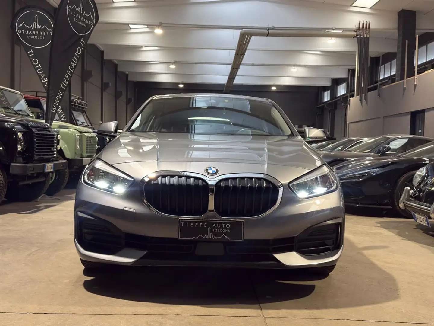 BMW 118 d 5p. Grau - 2