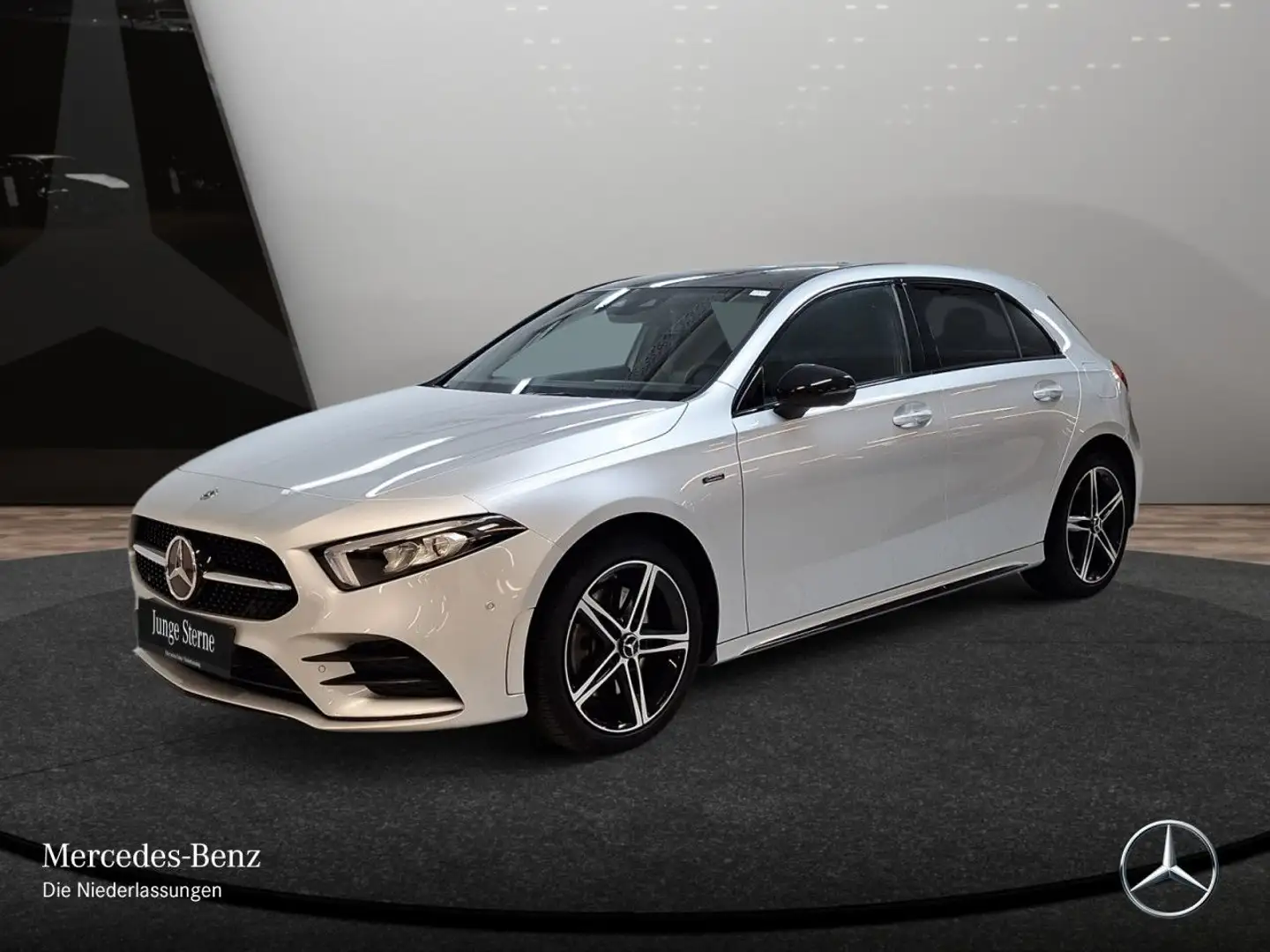 Mercedes-Benz A 250 e EDITION 2020+AMG+NIGHT+PANO+LED+KAMERA+8G Silber - 2