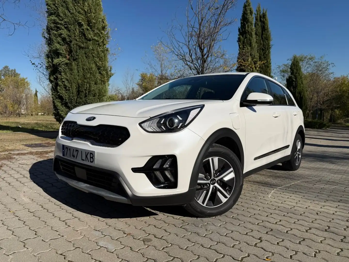 Kia Niro 1.6 GDi PHEV 104kW (141CV) Concept Blanc - 1