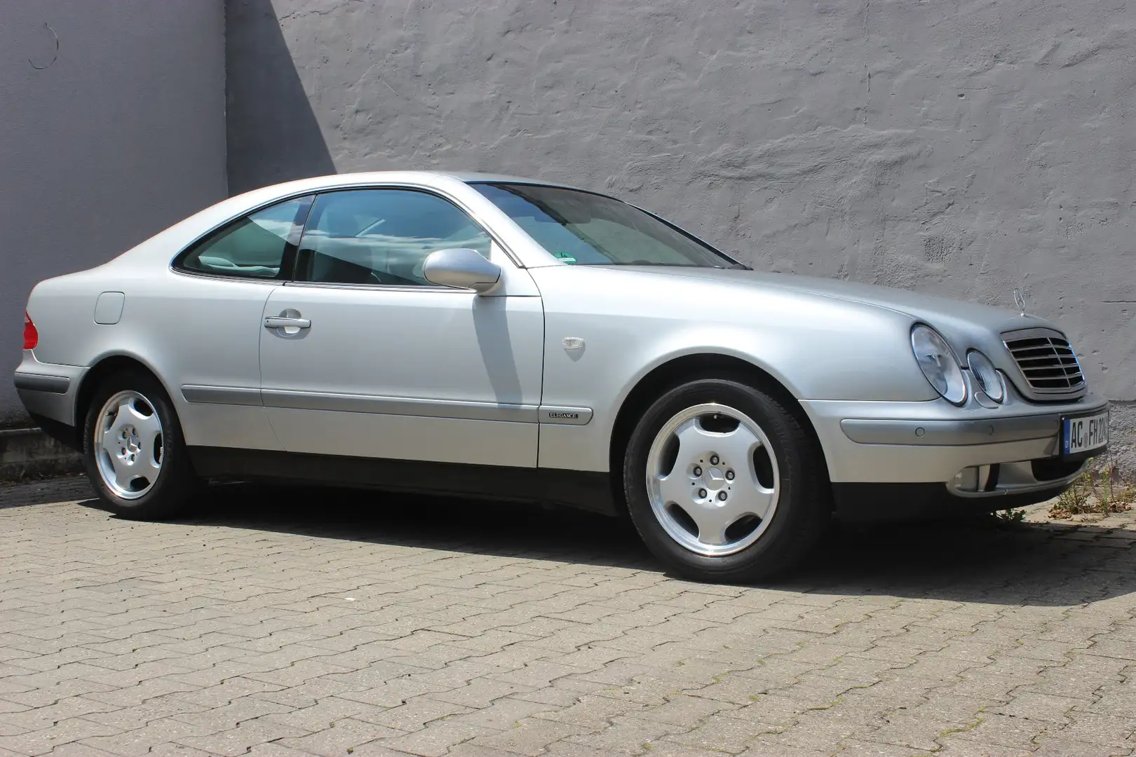 Mercedes-Benz CLK 320 Coupe Elegance - 1