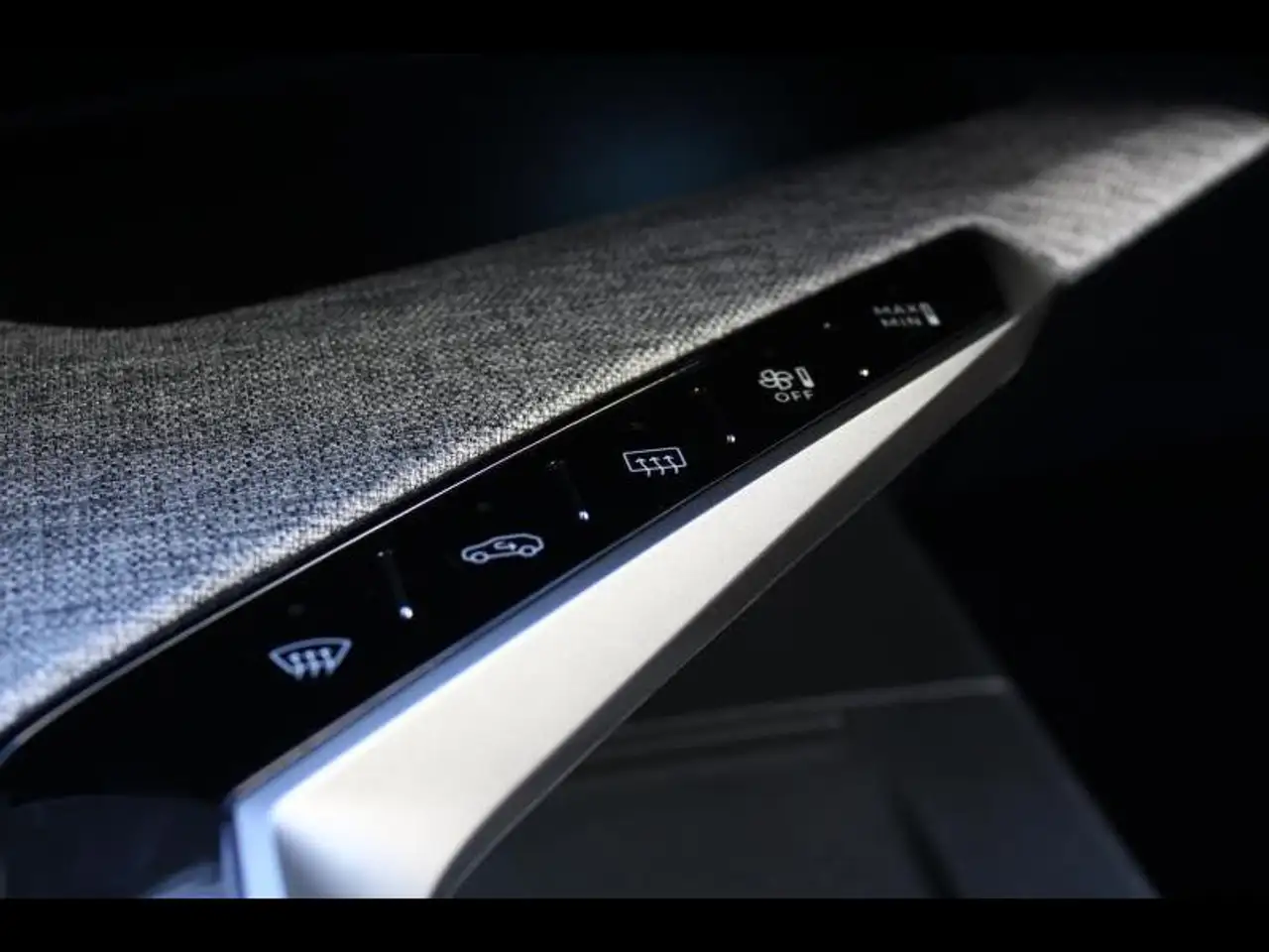 Peugeot 3008 GT-I-COCKPIT-NAV-CAM-CRUISE.C 21
