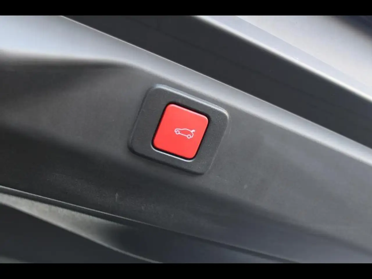 Peugeot 3008 GT-I-COCKPIT-NAV-CAM-CRUISE.C 24