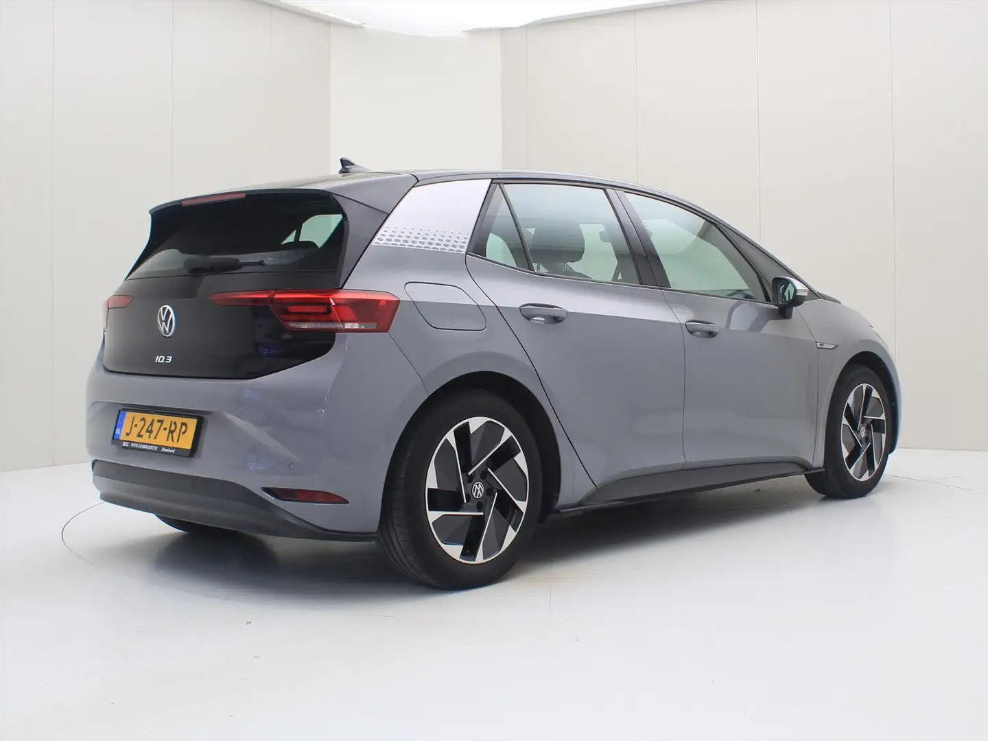 Volkswagen ID.3 Pro First Edition 58kWh 204PK [ TREKHAAK+ACC+LANE+ Grijs - 2