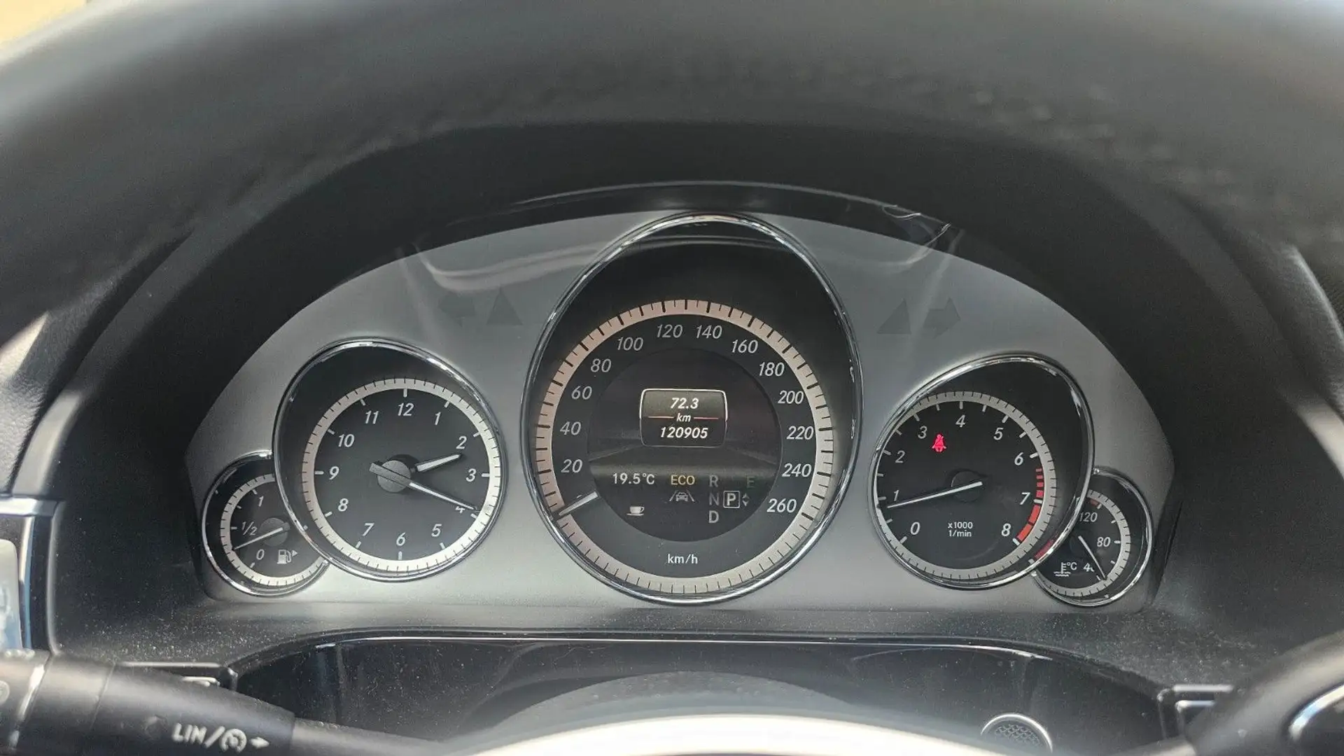 Mercedes-Benz E 250 CGI Lim. BE Navi AHK SpurAssist Klima SHZG Grau - 2