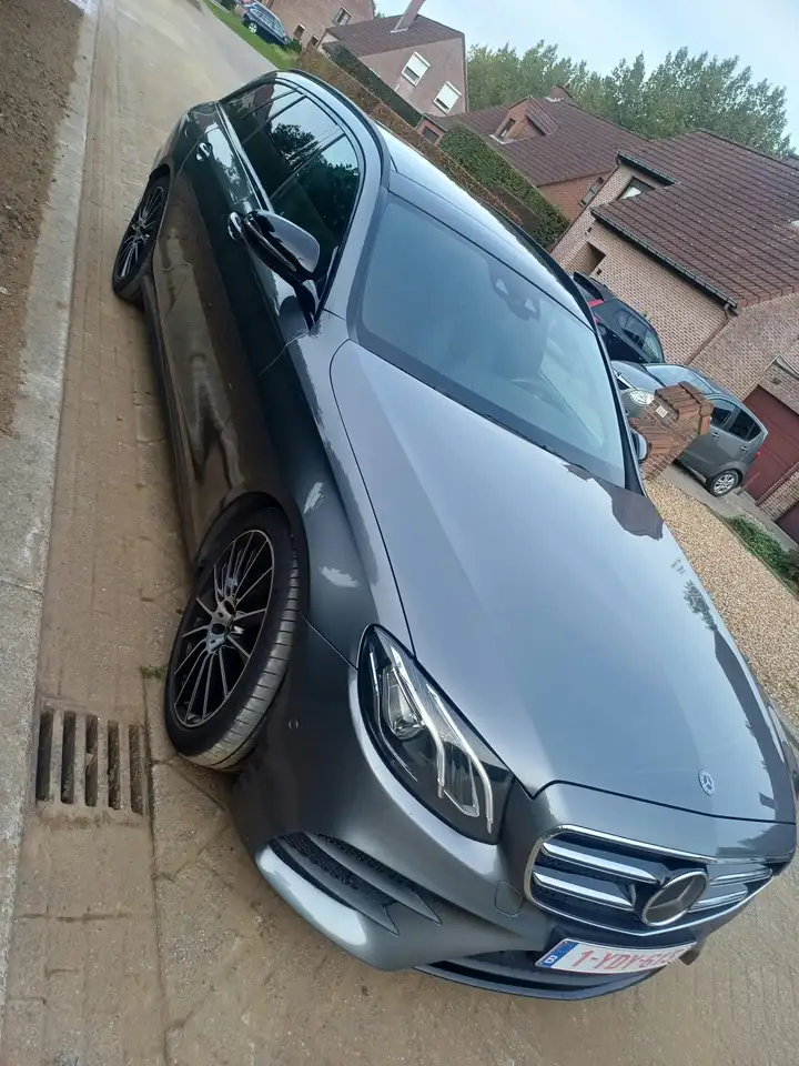 Mercedes-Benz E 200