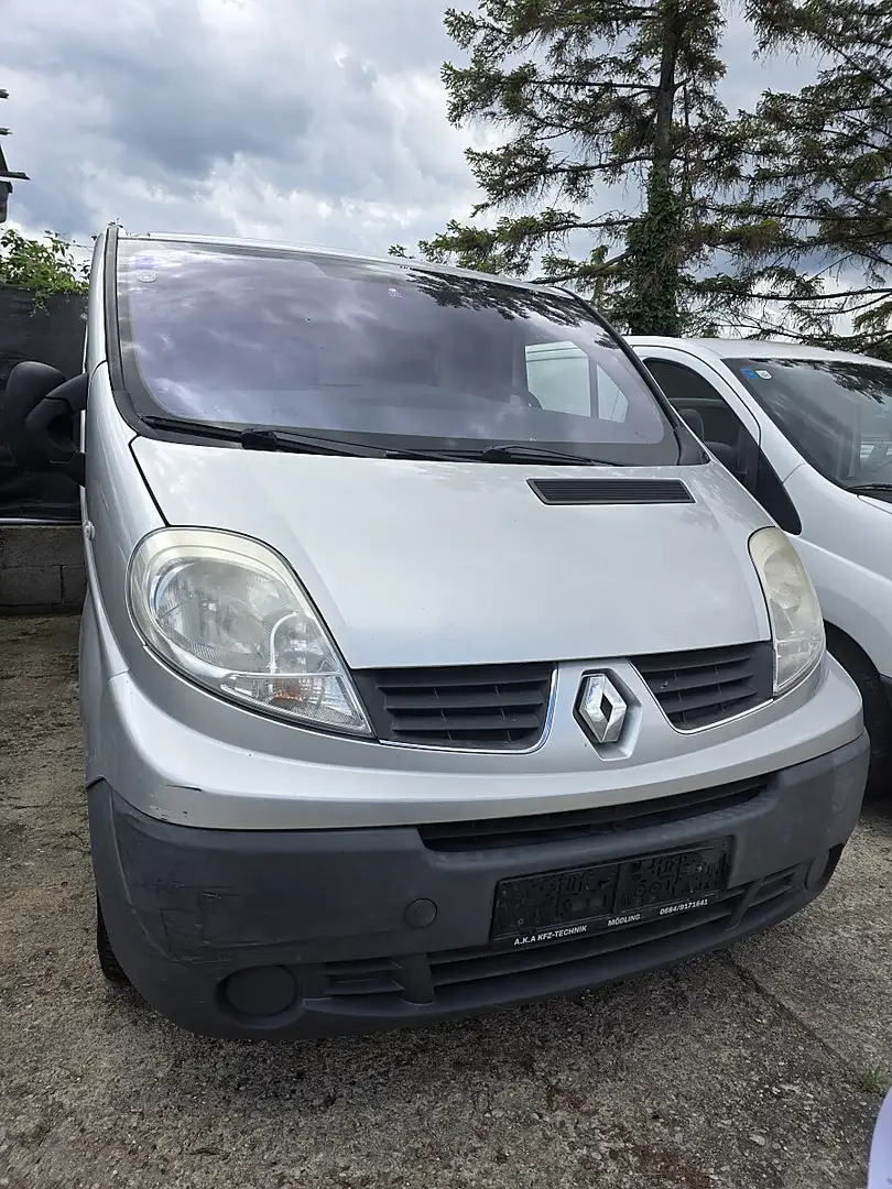 Renault Trafic L1H1 2,7t 2,0 dCi Grau - 1