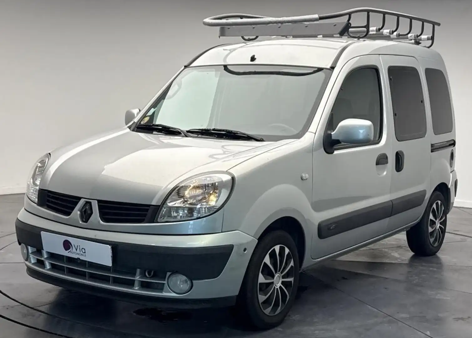 Renault Kangoo 1.5dci 70 Authentique / ATTELAGE / DISTRIBUTION FAITE Gris - 1