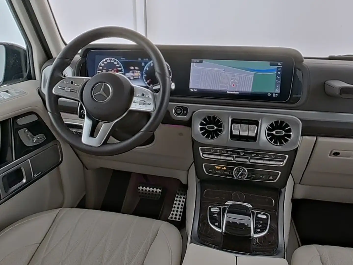 Mercedes-Benz G 500 4M / AMG-Line / Exclusive Interior SR2 Grün - 2
