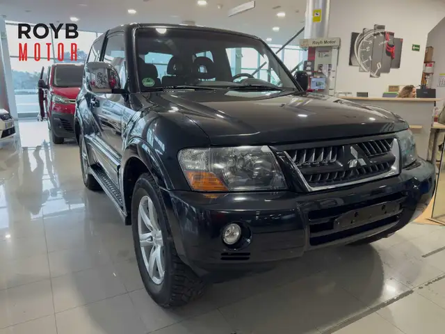 Mitsubishi Montero 3.2 DI-D GLS AT