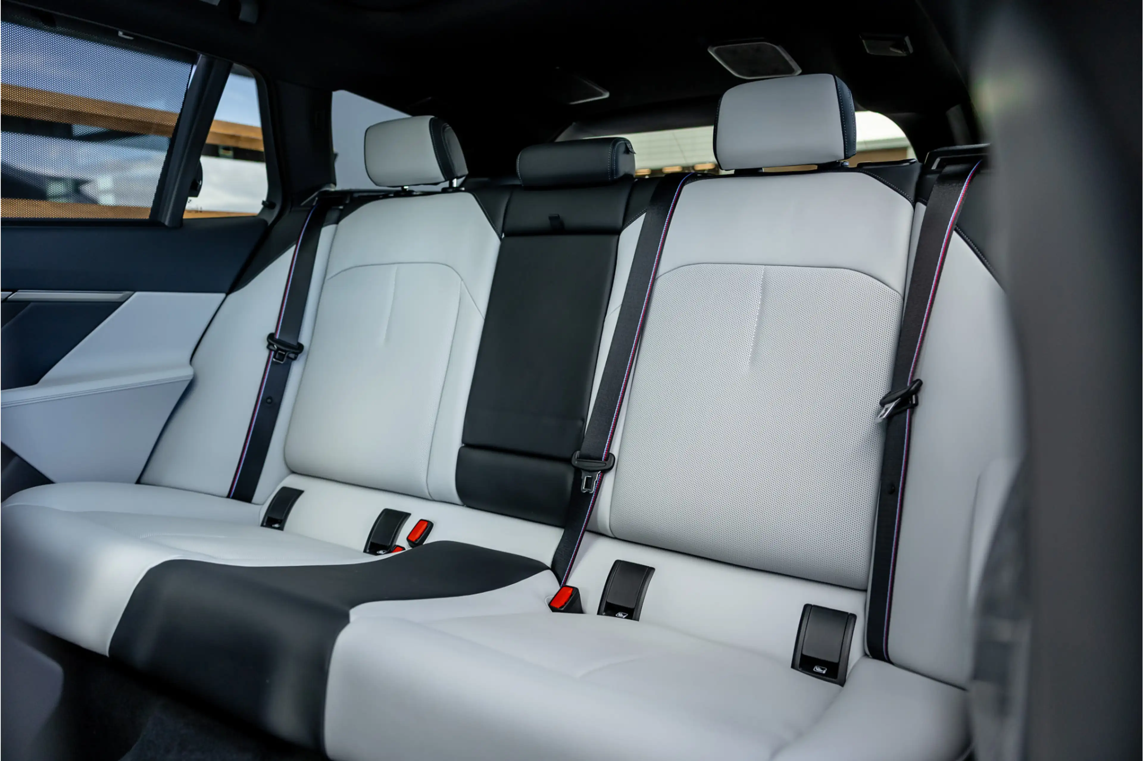 BMW M5 5-serie Touring - Panorama | Bowers & Wilkins | Br — photo 10