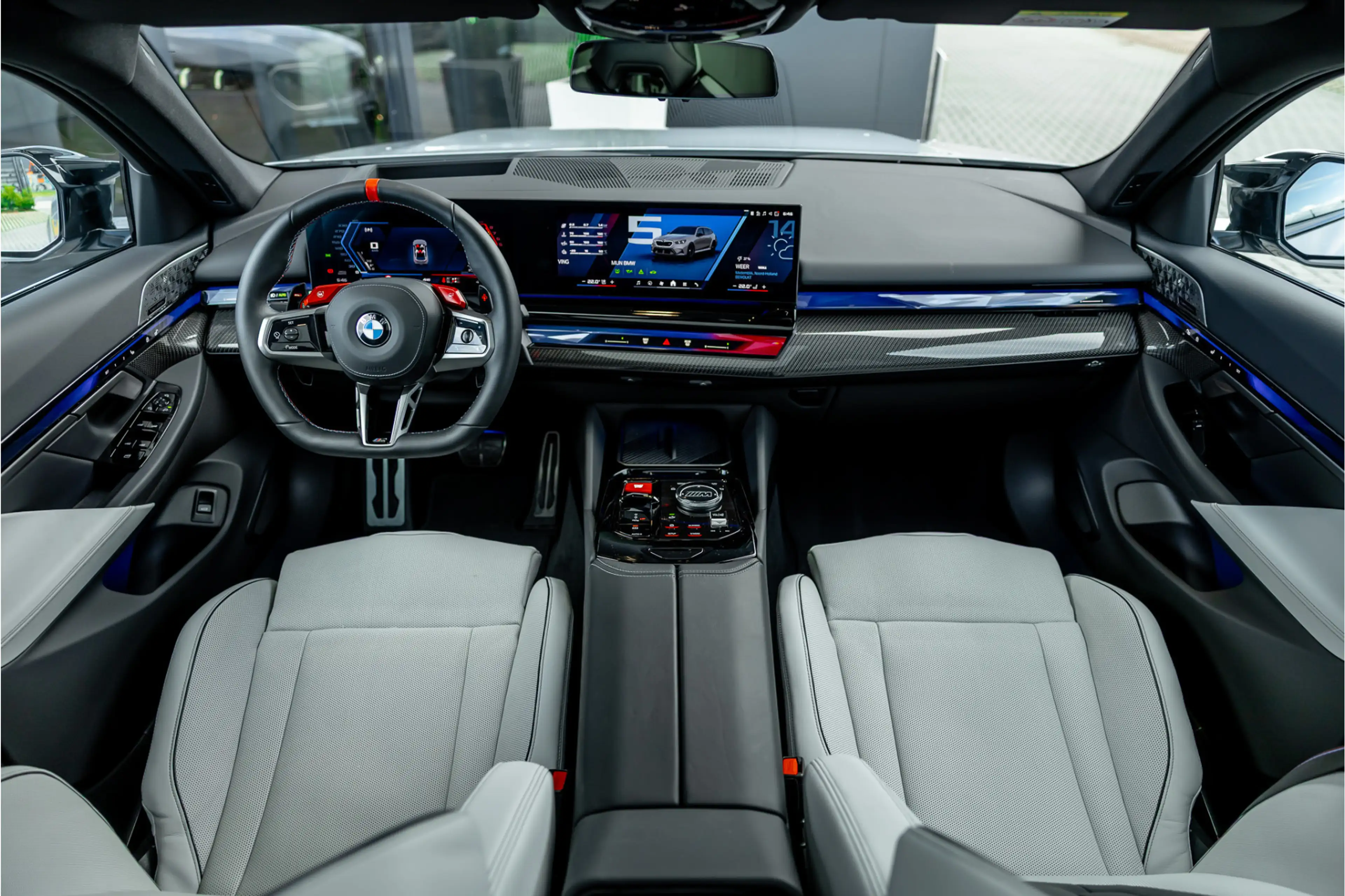 BMW M5 5-serie Touring - Panorama | Bowers & Wilkins | Br — photo 12
