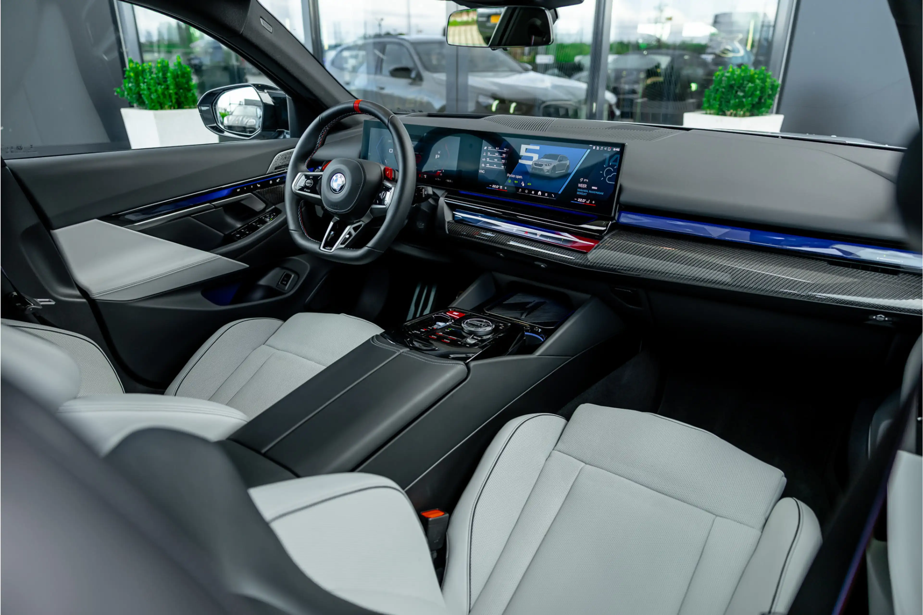 BMW M5 5-serie Touring - Panorama | Bowers & Wilkins | Br — photo 13
