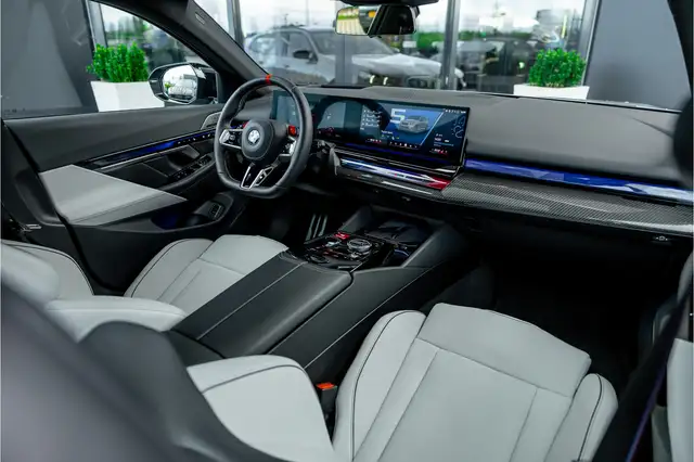 BMW M5 view 13