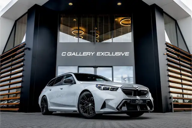 BMW M5 main image