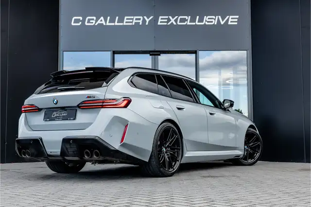 BMW M5 view 7