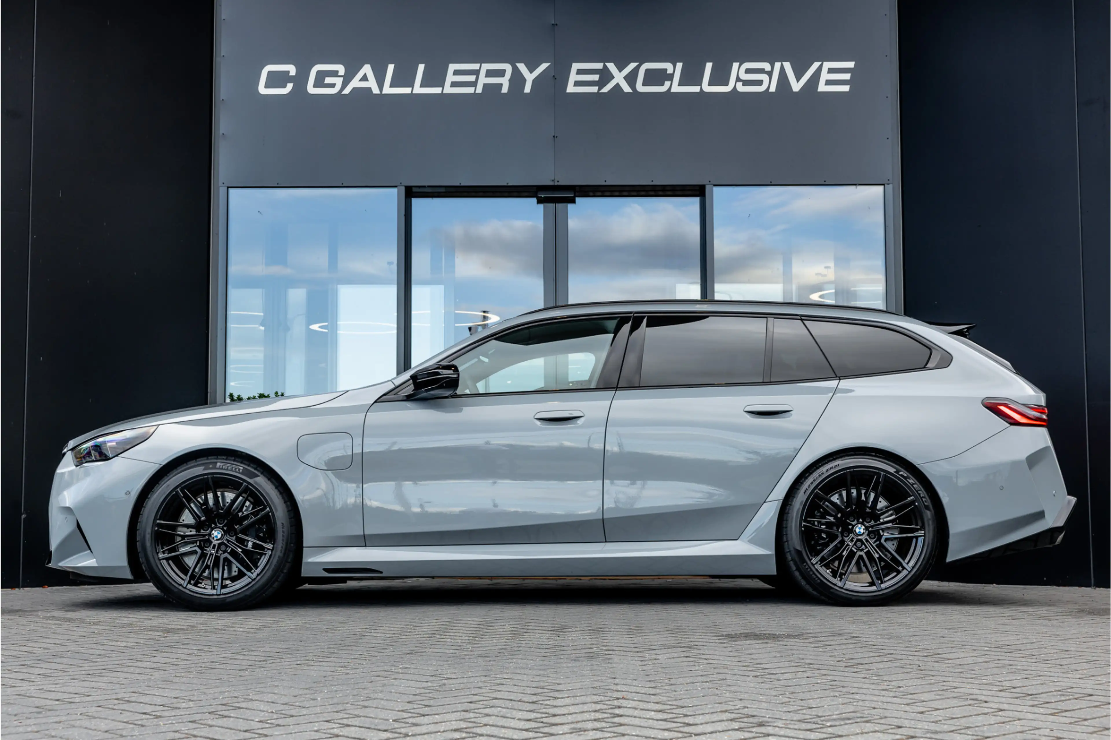 BMW M5 5-serie Touring - Panorama | Bowers & Wilkins | Br — photo 4