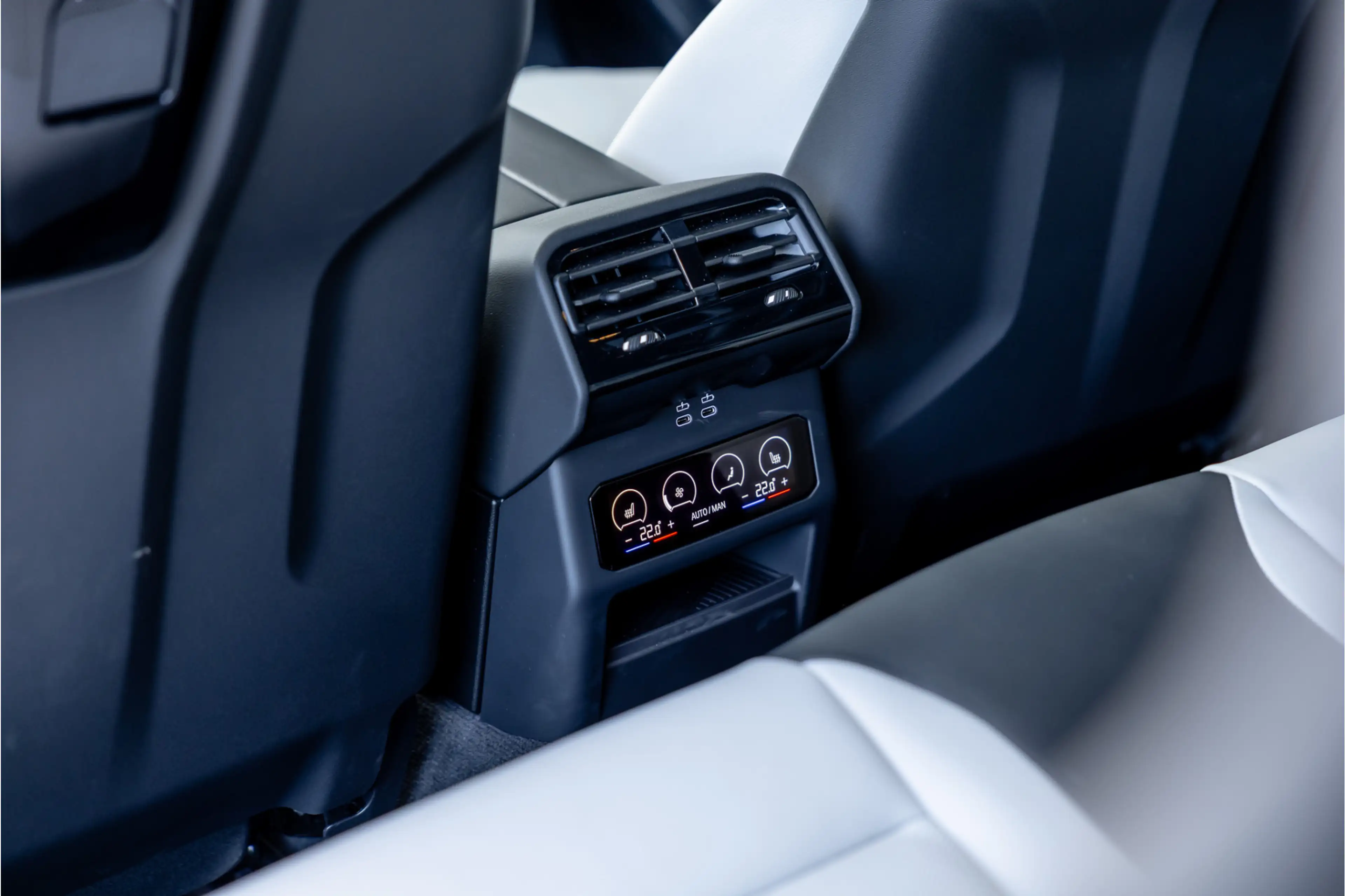 BMW M5 5-serie Touring - Panorama | Bowers & Wilkins | Br — photo 11
