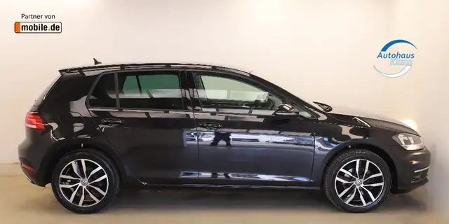 Volkswagen Golf view 5
