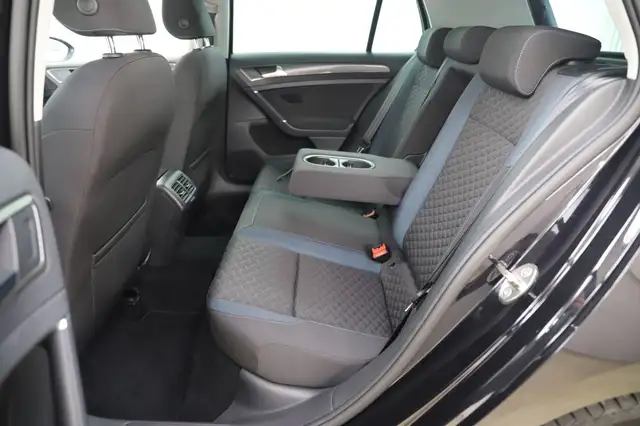 Volkswagen Golf view 11