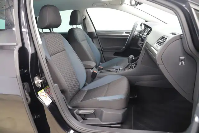 Volkswagen Golf view 10
