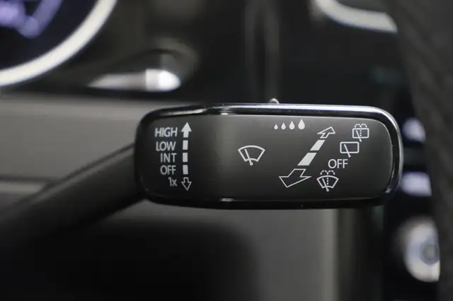 Volkswagen Golf view 21