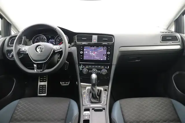Volkswagen Golf view 14