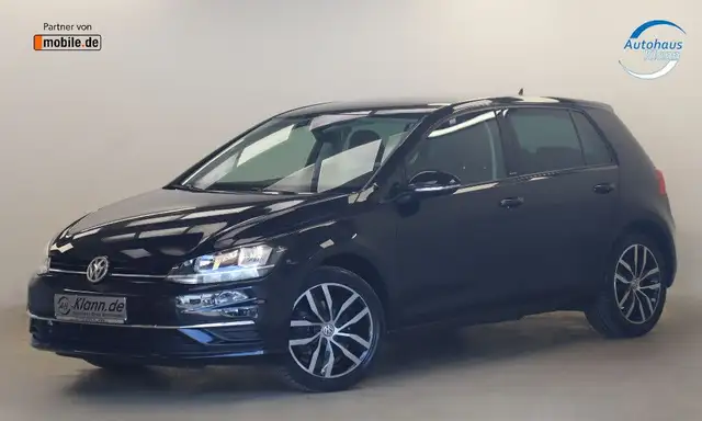 Volkswagen Golf view 3