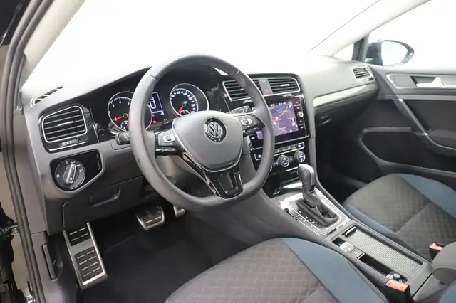 Volkswagen Golf view 13