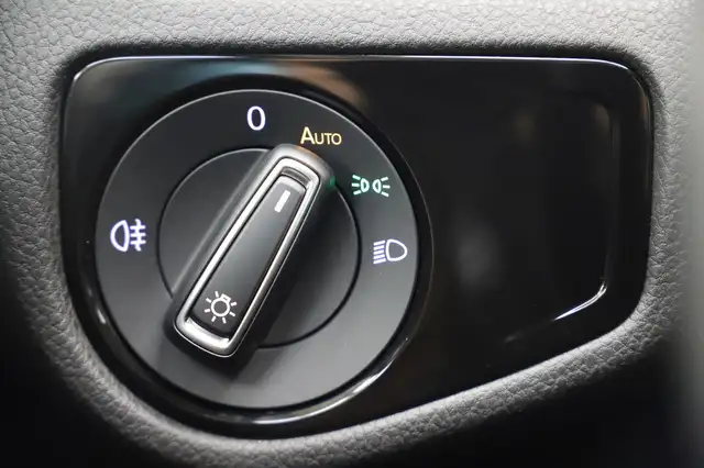 Volkswagen Golf view 22