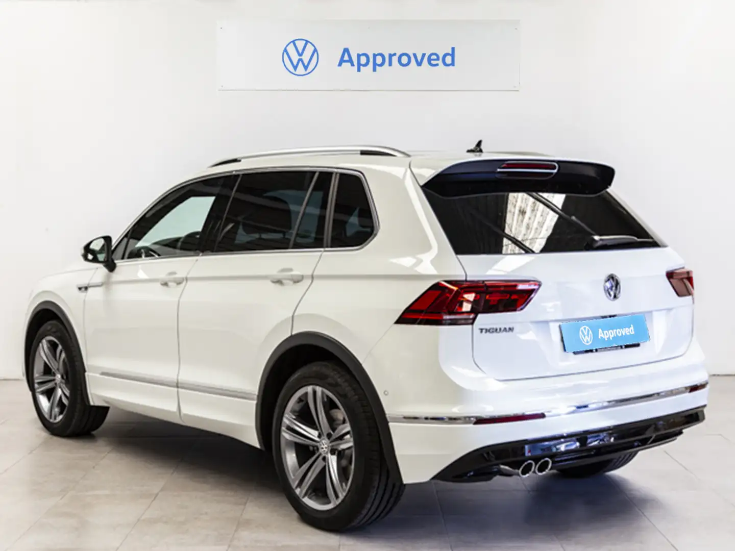 Volkswagen Tiguan 2.0TDI Sport DSG 110kW Wit - 2