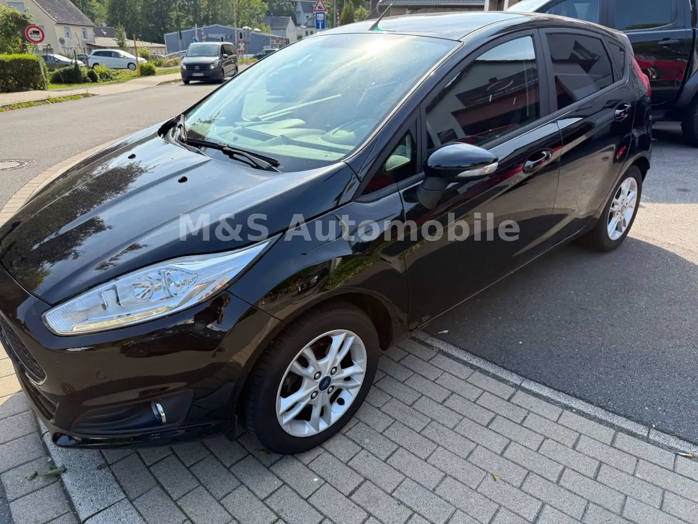 Ford Fiesta Celebration 101 PS-Klima,SHZ,PDC,1.Hand Schwarz - 1