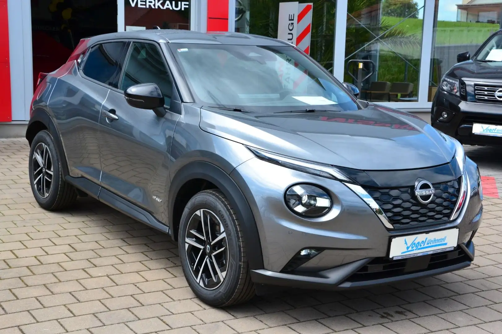 Nissan Juke JUKE 1.6 HYBRID, N-CONNECTA, Winter Grau - 1