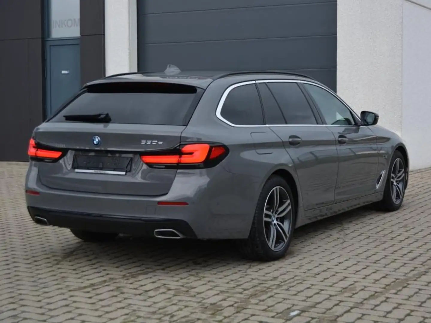 BMW 530 530e 299Pk Touring Sportline Facelift/Leder/LED Gris - 2
