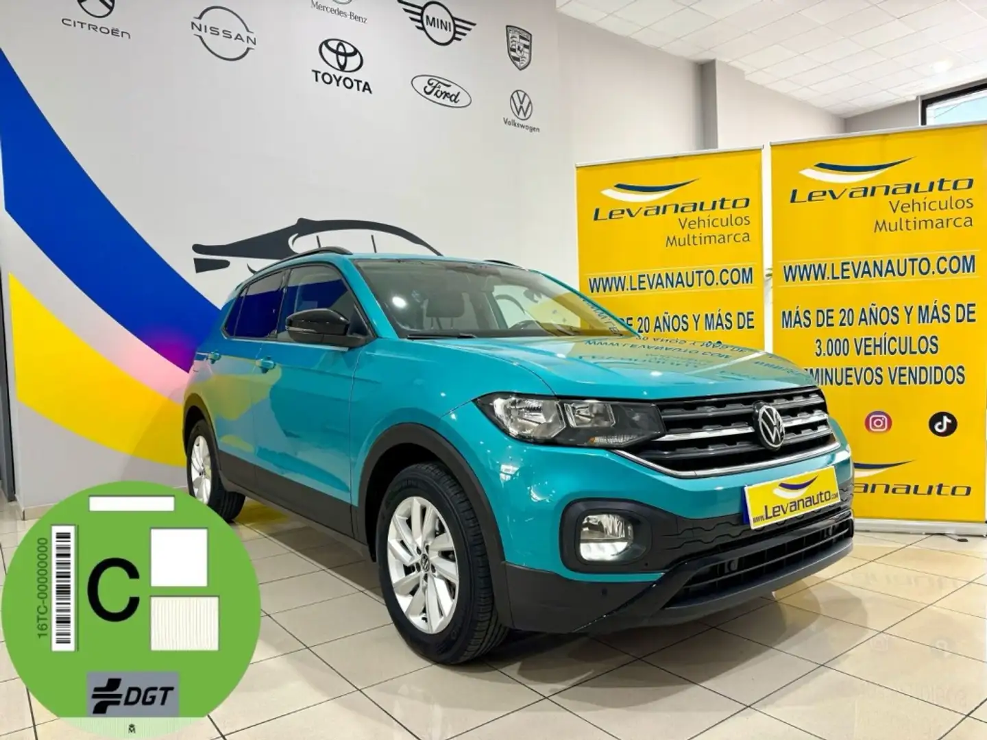 Volkswagen T-Cross 1.0 TSI Advance Azul - 1