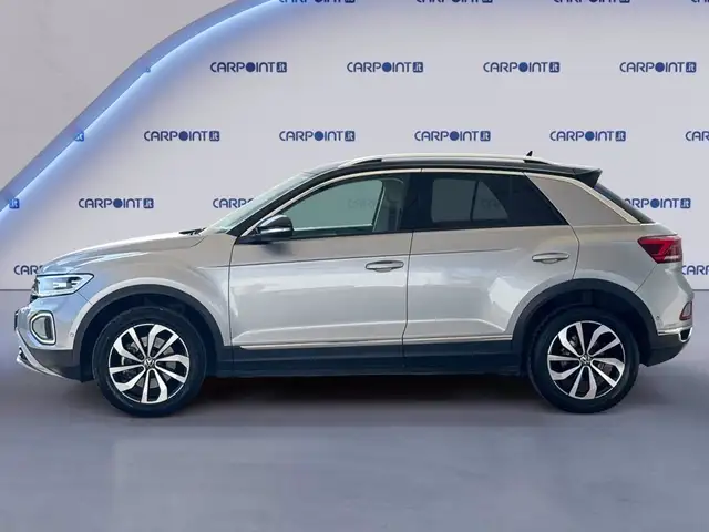 Volkswagen T-Roc view 4