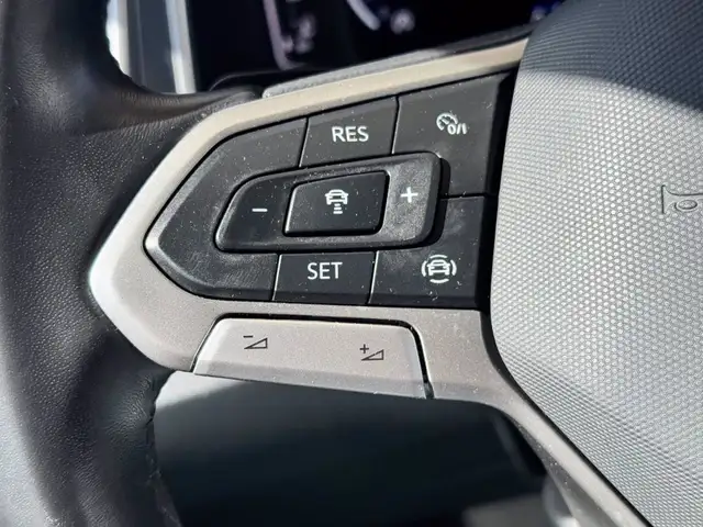 Volkswagen T-Roc view 21