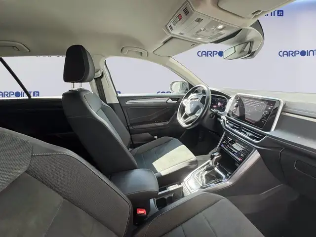 Volkswagen T-Roc view 7