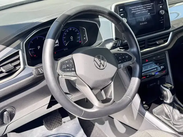 Volkswagen T-Roc view 19