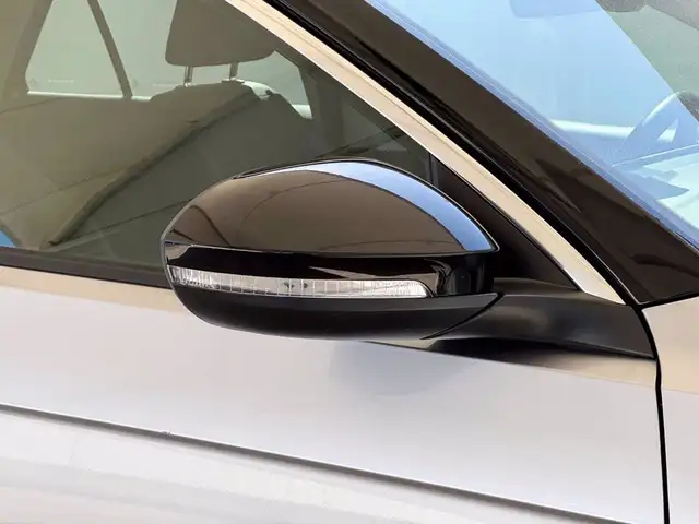 Volkswagen T-Roc view 16